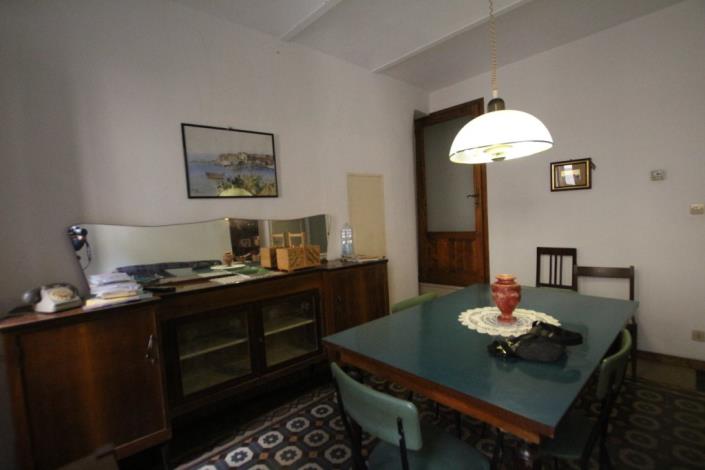 Image No.22-5 Bed Townhouse for sale