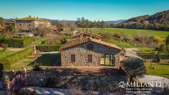 Image No.4-Ferme de 2 chambres à vendre à Volterra
