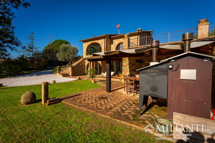 Image No.7-Ferme de 2 chambres à vendre à Volterra