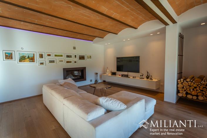 Image No.11-Ferme de 2 chambres à vendre à Volterra