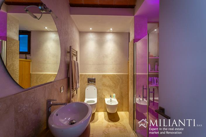 Image No.20-Ferme de 2 chambres à vendre à Volterra