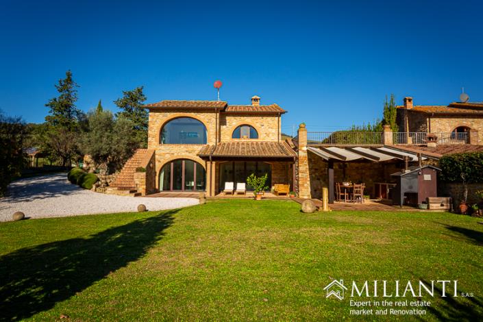 Image No.32-Ferme de 2 chambres à vendre à Volterra