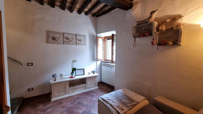 Image No.9-2 Bed Townhouse for sale