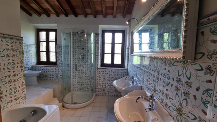 Image No.12-2 Bed Apartment for sale