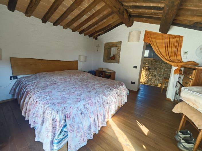 Image No.27-6 Bed Farmhouse for sale