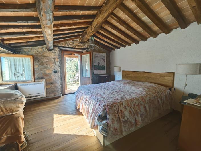 Image No.30-6 Bed Farmhouse for sale