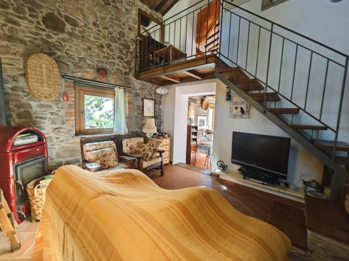 Image No.31-6 Bed Farmhouse for sale