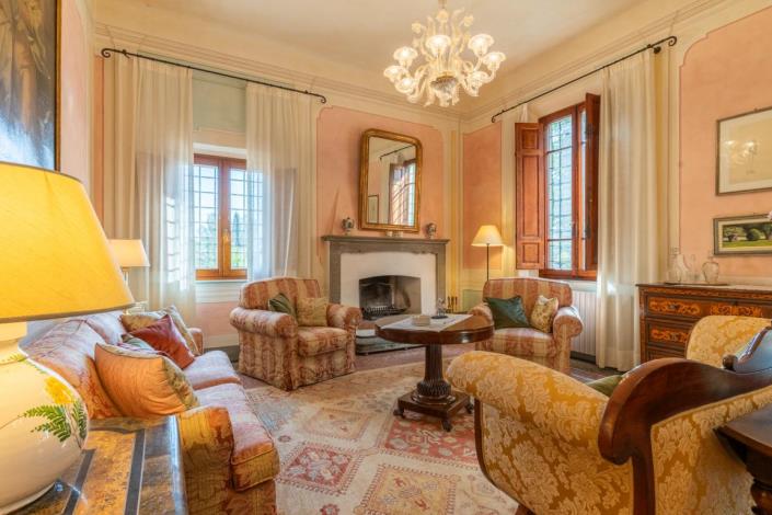 Image No.29-5 Bed Villa for sale