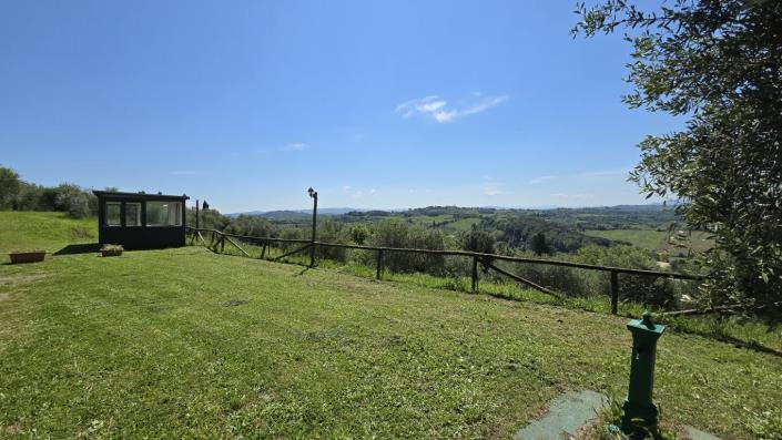 Image No.3-Ferme de 2 chambres à vendre à Palaia
