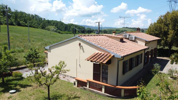 Image No.2-Maison / Villa de 2 chambres à vendre à Volterra