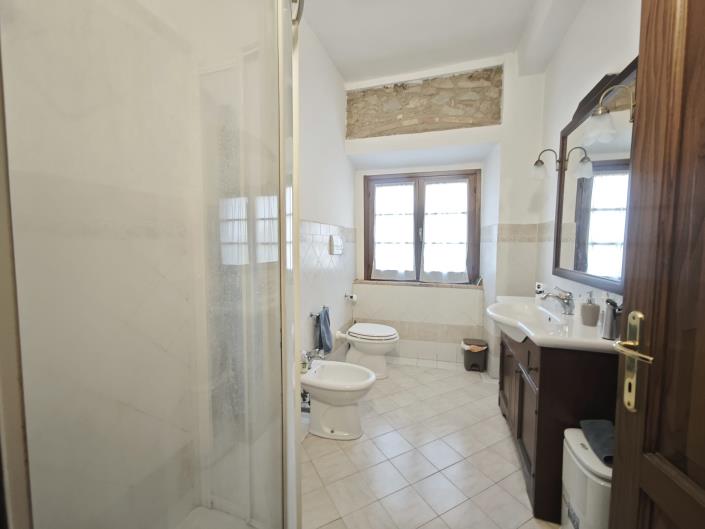 Image No.10-4 Bed Apartment for sale