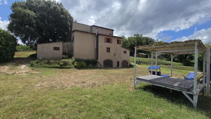 Image No.4-Maison de campagne de 4 chambres à vendre à Lari
