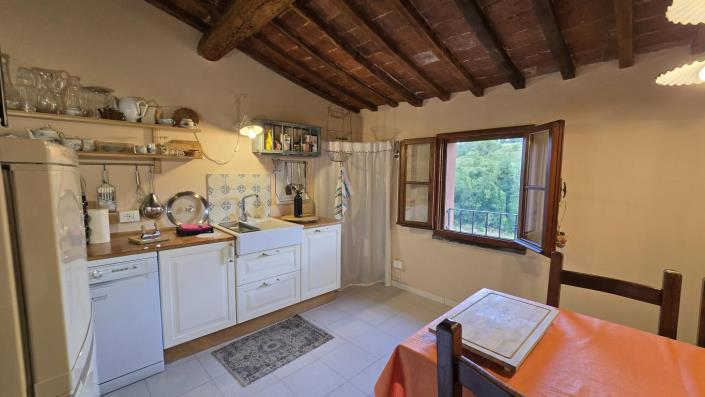 Image No.8-Maison de campagne de 4 chambres à vendre à Lari