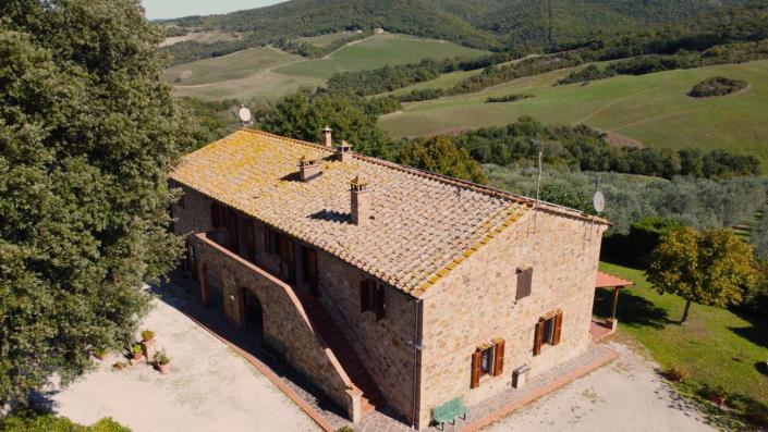 Image No.5-9 Bed Farmhouse for sale