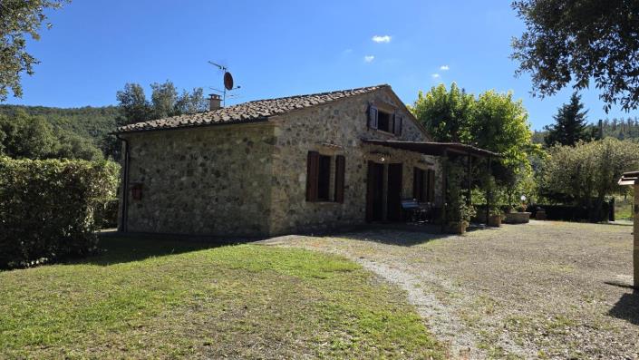 Image No.11-9 Bed Farmhouse for sale