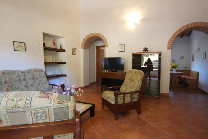 Image No.18-9 Bed Farmhouse for sale