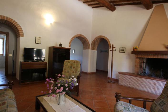 Image No.20-9 Bed Farmhouse for sale