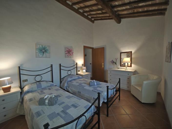 Image No.39-9 Bed Farmhouse for sale