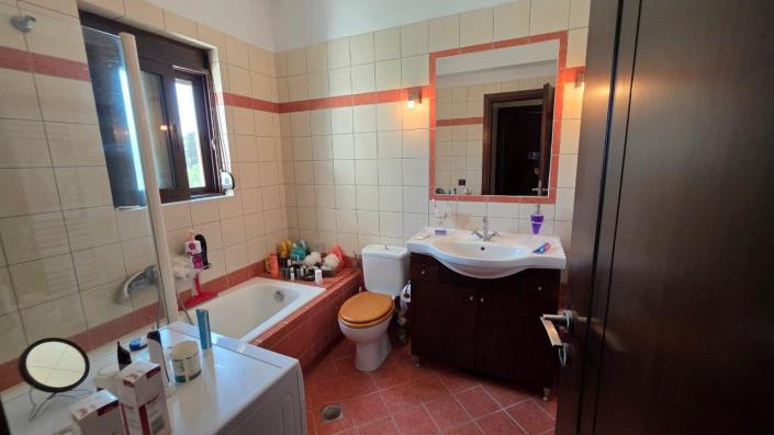 Image No.17-4 Bed Villa / Detached for sale