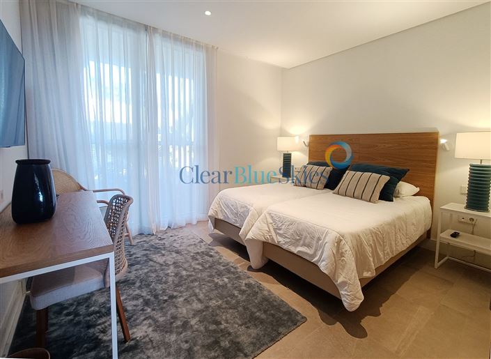 Image No.24-3 Bed Apartment for sale