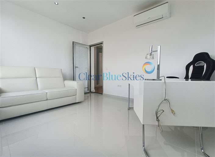 Image No.17-5 Bed Villa for sale