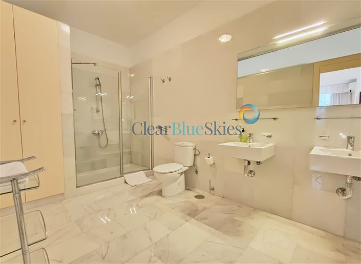 Image No.26-5 Bed Villa for sale