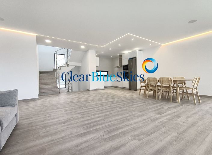 Image No.2-4 Bed Villa for sale