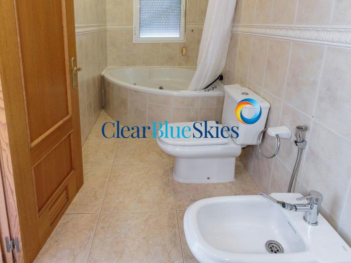 Image No.13-2 Bed Townhouse for sale