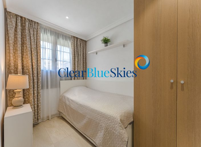 Image No.10-3 Bed Townhouse for sale