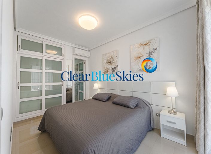 Image No.15-3 Bed Townhouse for sale