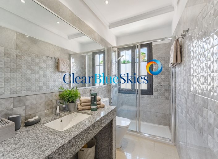 Image No.16-3 Bed Townhouse for sale