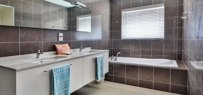 Image No.7-4 Bed Property for sale