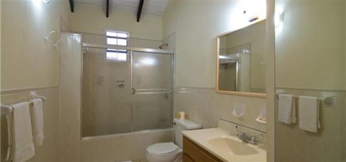 Image No.9-Propriété de 4 chambres à vendre à Lower Bay