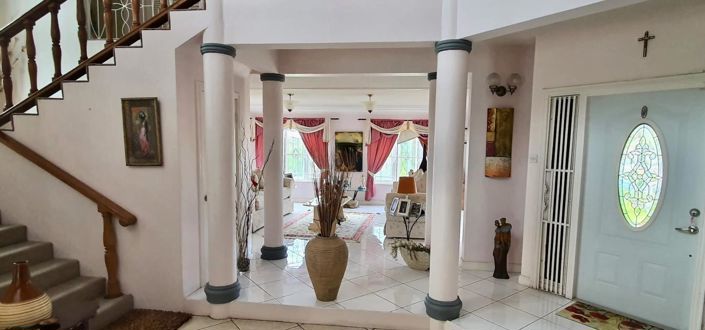 Image No.8-3 Bed Property for sale