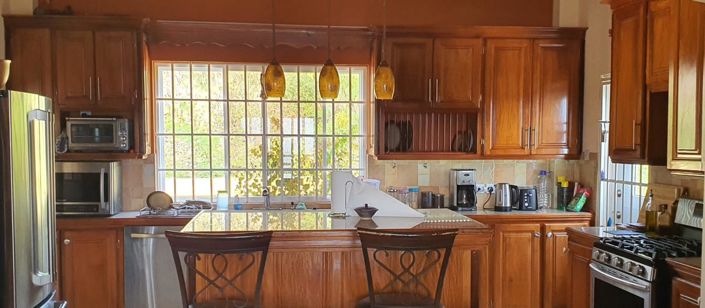 Image No.4-6 Bed Property for sale