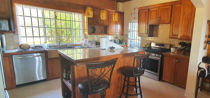 Image No.6-6 Bed Property for sale