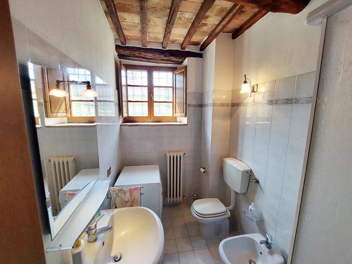 Image No.20-2 Bed Apartment for sale