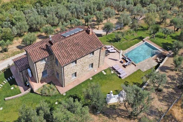 Image No.2-Maison de campagne de 5 chambres à vendre à Cortona