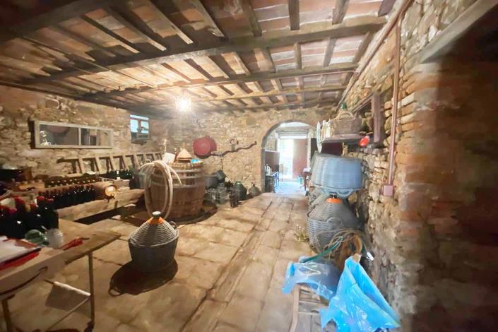 Image No.26-Maison de campagne de 4 chambres à vendre à Castiglion Fiorentino