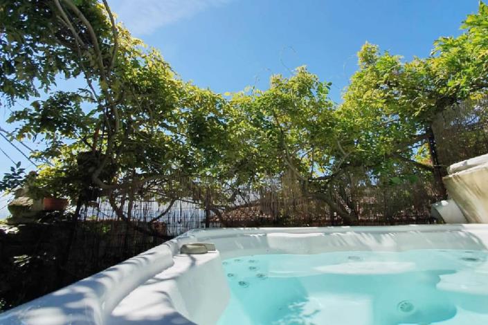 Image No.9-2 Bed Semi-Detached for sale