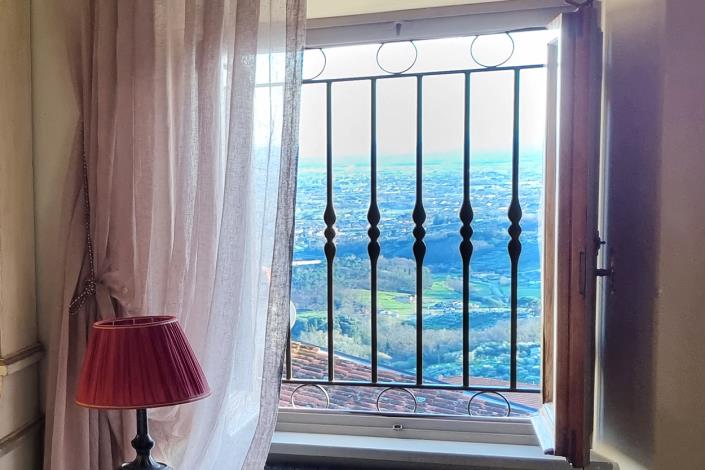 Image No.17-2 Bed Semi-Detached for sale