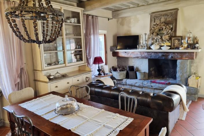 Image No.18-2 Bed Semi-Detached for sale