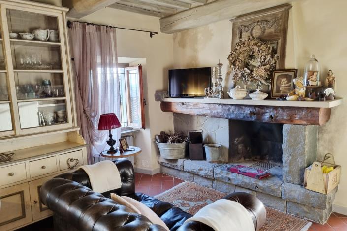 Image No.19-2 Bed Semi-Detached for sale