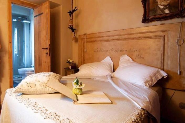 Image No.49-2 Bed Semi-Detached for sale