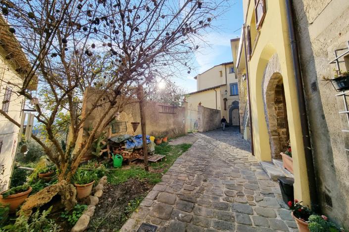 Image No.54-2 Bed Semi-Detached for sale