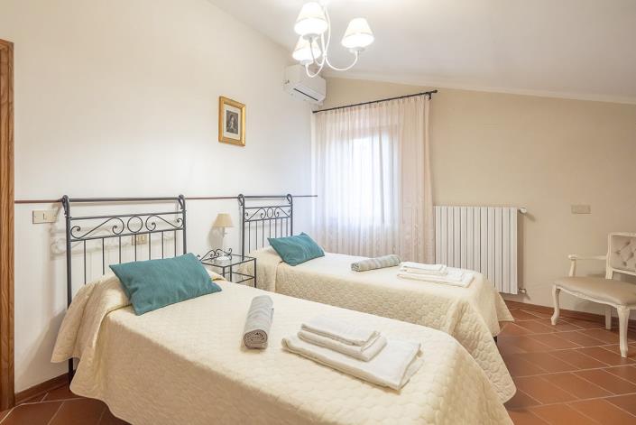 Image No.36-Maison de campagne de 4 chambres à vendre à Civitella in Val di Chiana