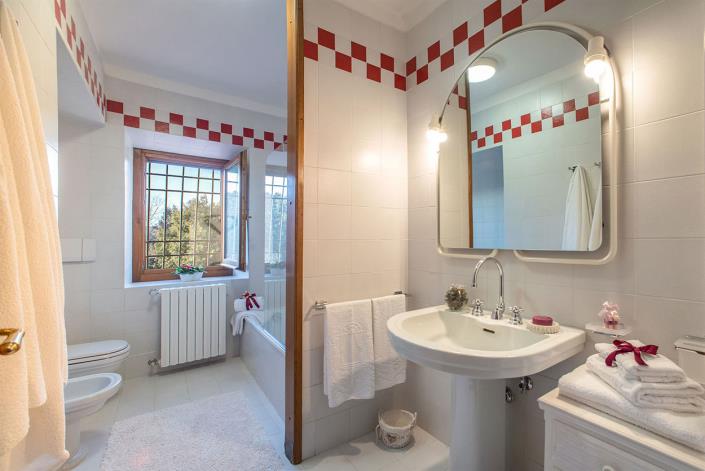 Image No.37-Maison de campagne de 4 chambres à vendre à Civitella in Val di Chiana