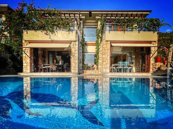 Image No.2-4 Bed Villa for sale