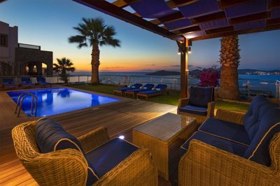 Sea View Yalikavak Villa- Shaded Seating Area