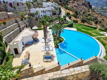 Meticulous Sea View Yalikavak Villa For Sale – Communal swimming pool and social areas